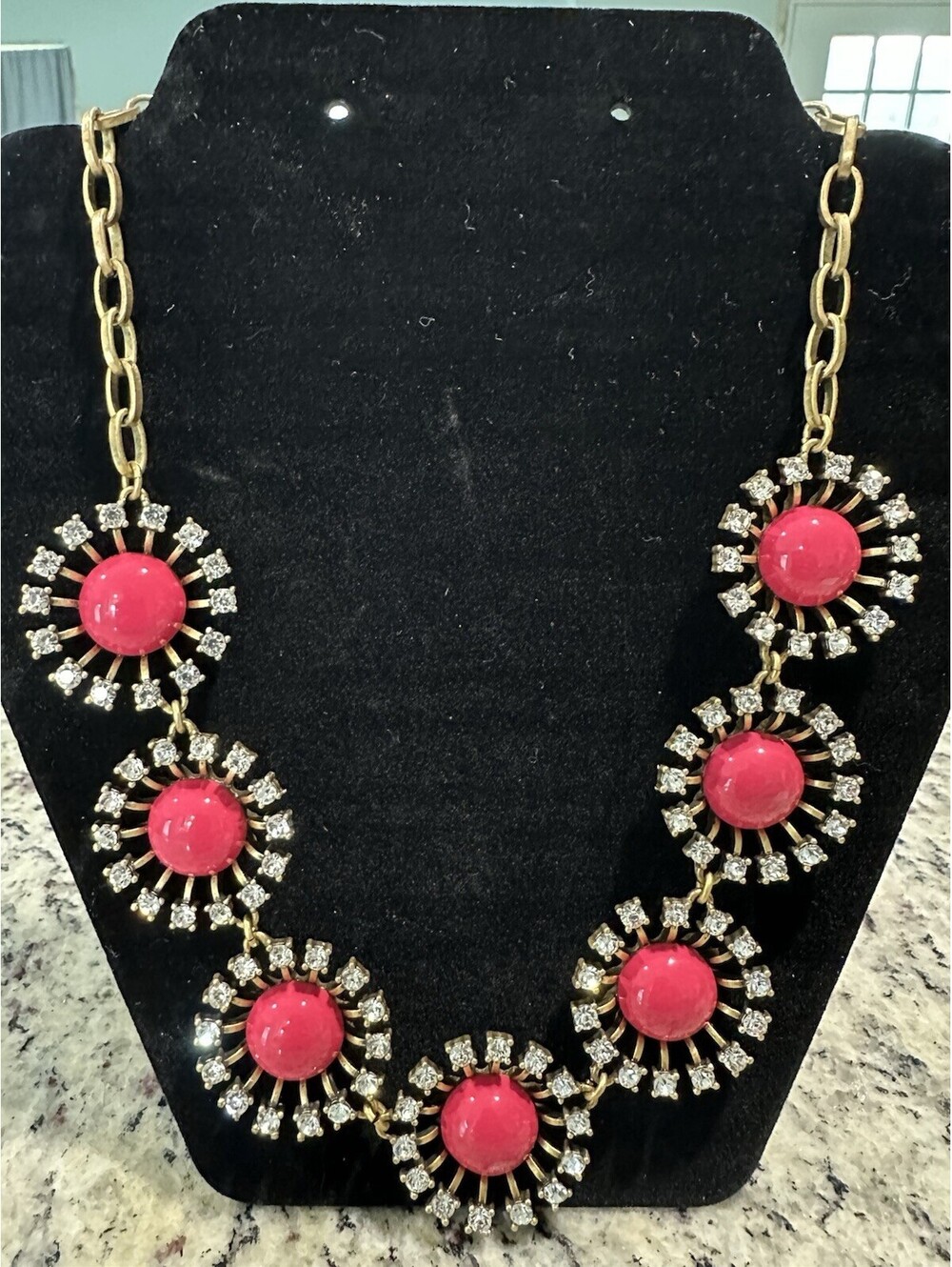 J.Crew clear rhinestone and pink center medallion starburst necklace gold tone￼